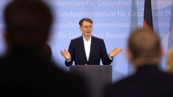 Yπουργός Υγείας Γερμανίας: Σημαντική έλλειψη εμβολίων στο α&#039; τρίμηνο του 2022