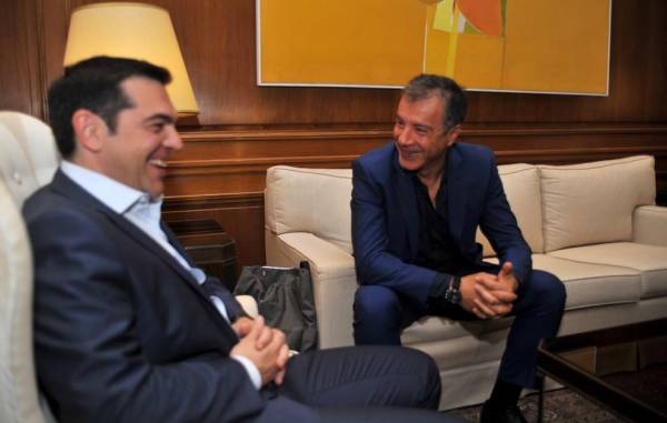 Στ. Θεοδωράκης: &quot;Θα στηρίξουμε συμφωνία που θα κρατάει τη χώρα στην Ευρώπη&quot;