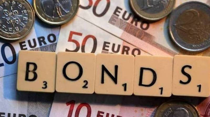 Εκτίναξη των αποδόσεων των ιταλικών ομολόγων και νέα πτώση του ευρώ