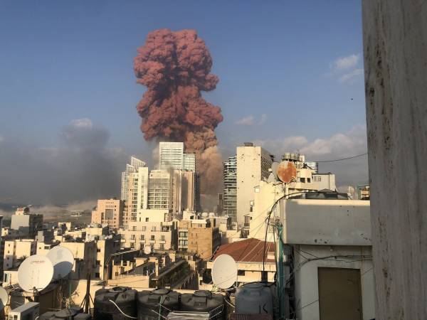 Λίβανος: 1,3 τόνοι πυροτεχνημάτων εντοπίστηκαν από το στρατό στο λιμάνι της Βηρυτού