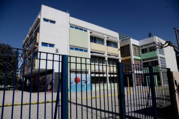 Κορονοϊός: Τα σχολεία ανοίγουν μετά το Πάσχα εκτός αν οι ειδικοί πουν «όχι»