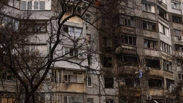 Ουκρανία: Τρεις νεκροί από ρωσικά αεροπορικά πλήγματα στη Χερσώνα