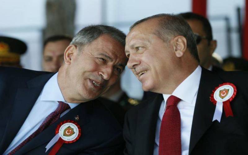 Τούρκος υπουργός Άμυνας: Θα προστατεύσουμε τα συμφέροντά μας στο Αιγαίο