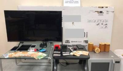 Απέσπασαν από εμπόρους και ιδιώτες με πλασμά εμβάσματα αντικείμενα αξίας 1,1 εκατ. ευρώ