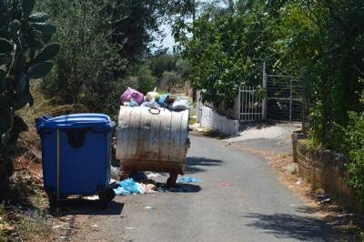 Οδόφραγμα με κάδο