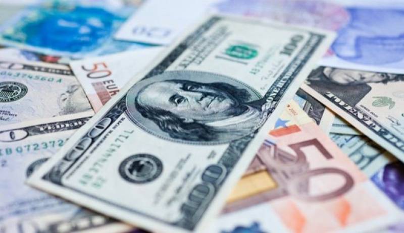 Υψηλό 20ετίας για το δολάριο - Νέες πιέσεις στο Ευρώ