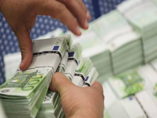 Πρωτογενές πλεόνασμα 2,715 δισ. ευρώ το πρώτο τετράμηνο στον προϋπολογισμό