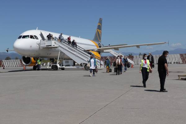 Μικρότερη η ανάκαμψη της τουριστικής κίνησης στην Πελοπόννησο σύμφωνα με τις αφίξεις στα αεροδρόμια