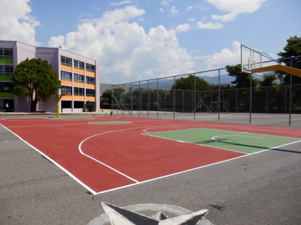 Αναβάθμιση προαύλιων χώρων σχολείων από τον Δήμο Καλαμάτας