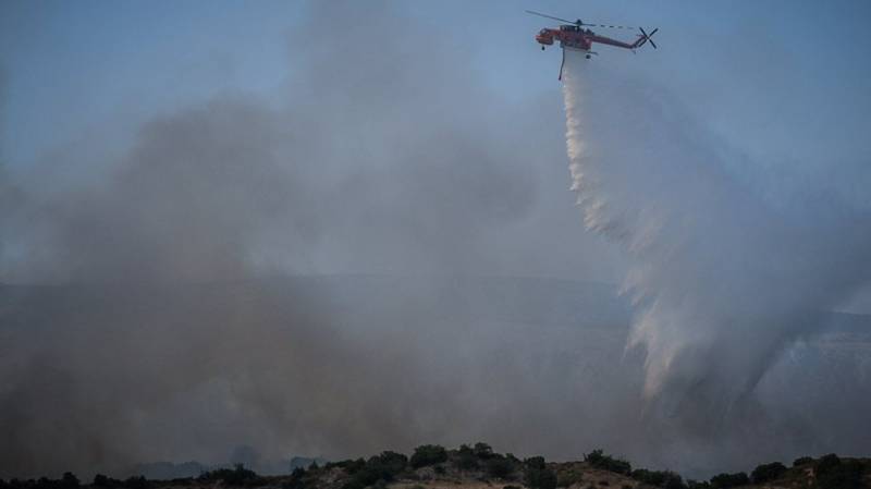 Υπό μερικό έλεγχο η πυρκαγιά στα Μέγαρα, ενισχύονται οι δυνάμεις στο Μαρκόπουλο
