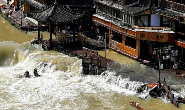 Κίνα: 10 νεκροί από τις καταρρακτώδεις βροχές