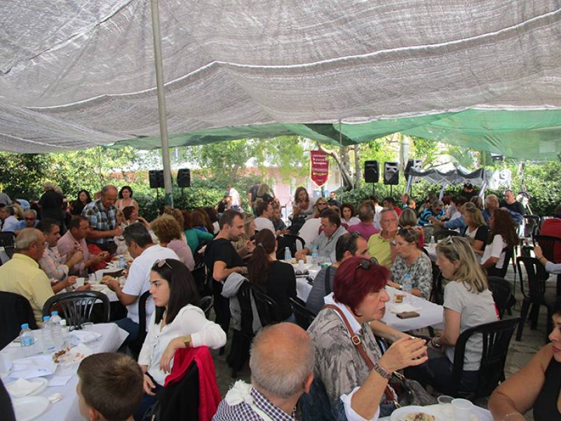 Σύλλογος Κρητών Μεσσηνίας: Τσικουδιά και γαμοπίλαφο στο Πάρκο Σιδηροδρόμων 