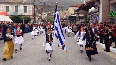 Η Κυπαρισσία τίμησε την εθνική γιορτή της 25ης Μαρτίου (φωτογραφίες)