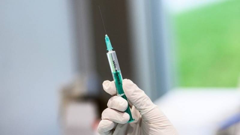 Ανοίγει σήμερα η πλατφόρμα για εμβολιασμό των εφήβων 15-17 ετών