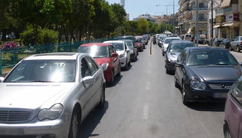 Κυκλοφοριακό έμφραγμα στο κέντρο της Καλαμάτας - Το δύσκολο παζλ της στάθμευσης και οι λύσεις που εξετάζονται