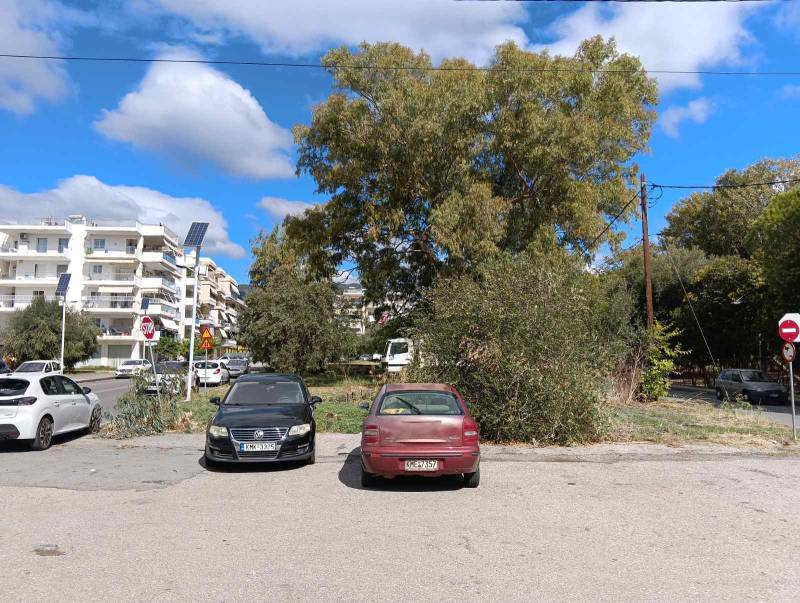 Διαμαρτυρία κατοίκων: Προβλήματα από το κάθετο παρκάρισμα στην Ψαρών