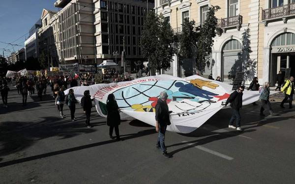 Ολοκληρώθηκε το αντιρατσιστικό συλλαλητήριο στο κέντρο της Αθήνας