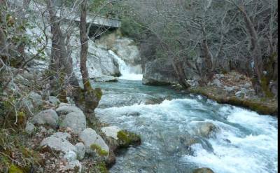 Ώρες αγωνίας για ζευγάρι Ελβετών που έκαναν canyoning στο φαράγγι του Γοργοπόταμου