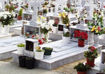 Εκλεψαν καντήλια από το νεκροταφείο του Βασιλικού