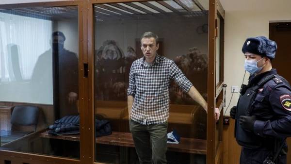 Ρωσία: Ο Ναβάλνι σταματά την απεργία πείνας