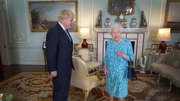 Βρετανία: Ο πρωθυπουργός Μπόρις Τζόνσον αρνείται να σχολιάσει τις εξελίξεις με τη βασιλική οικογένεια