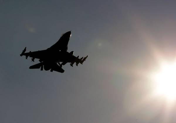 Υπερπτήσεις τουρκικών F-16 πάνω από το Καστελόριζο και τη Ρω