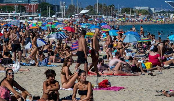 Ισπανία: Βουτιά 93,6% κατέγραψαν οι τουριστικές αφίξεις εν μέσω περιοριστικών μέτρων