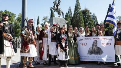 Σακελλαροπούλου από Τρίπολη: Η Ελλάδα δεν απεμπολεί τα κυριαρχικά της δικαιώματα (Βίντεο)