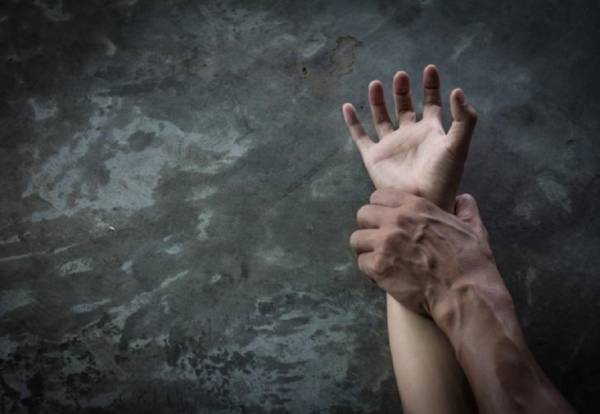 Ηράκλειο: Χειροπέδες σε 58χρονο για ενδοοικογενειακή βία σε βάρος της συζύγου του