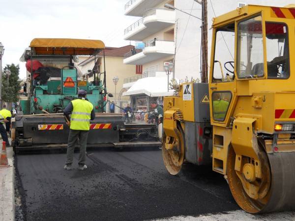 Ασφαλτοστρώσεις δρόμων το 2023 στην Καλαμάτα
