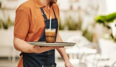 Θεσσαλονίκη: Στους δρόμους μάγειρες και σερβιτόροι για τη μη καταβολή δεδουλευμένων