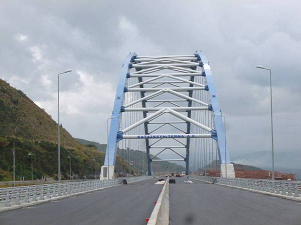 Κλείνει εντός της εβδομάδας το Παραδείσια - Τσακώνα για να παραδοθεί η τοξωτή γέφυρα