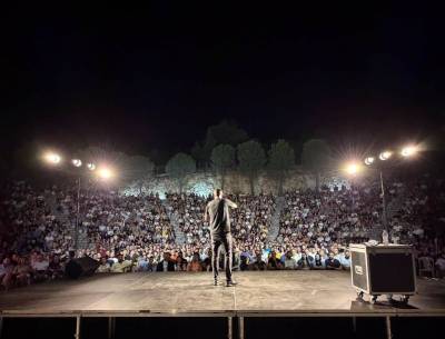 Ο Αλέξανδρος Τσουβέλας αύριο στο Ανοιχτό Θέατρο