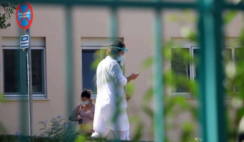 Κορονοϊός: Ο Πανελλήνιος Ιατρικός Σύλλογος ζητά άμεση τρίτη δόση εμβολίου στους υγειονομικούς