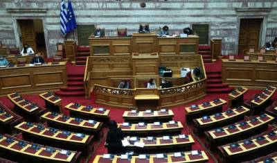 Κακοκαιρία Ελπίδα: Διακόπηκαν λόγω των έντονων καιρικών φαινομένων οι εργασίες της Βουλής