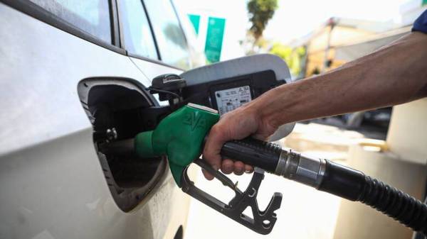 Επιδότηση καυσίμων: «Κλείδωσε» το Fuel Pass για τους επόμενους μήνες (Βίντεο)
