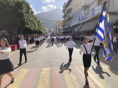 Κυπαρισσία: Η παρέλαση για την 28η Οκτωβρίου (φωτογραφίες)