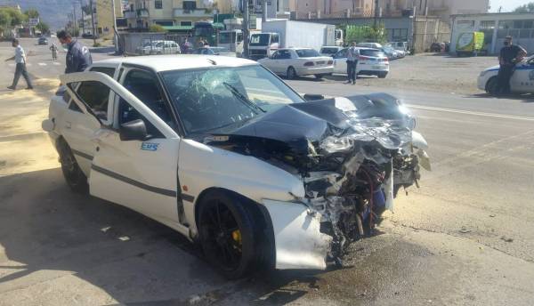 Καλαμάτα: Τροχαίο με δύο τραυματίες στην οδό Αθηνών