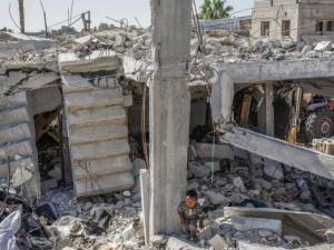 Η ζωή στα ερείπια της Γάζας (συγκλονιστικές φωτογραφίες)