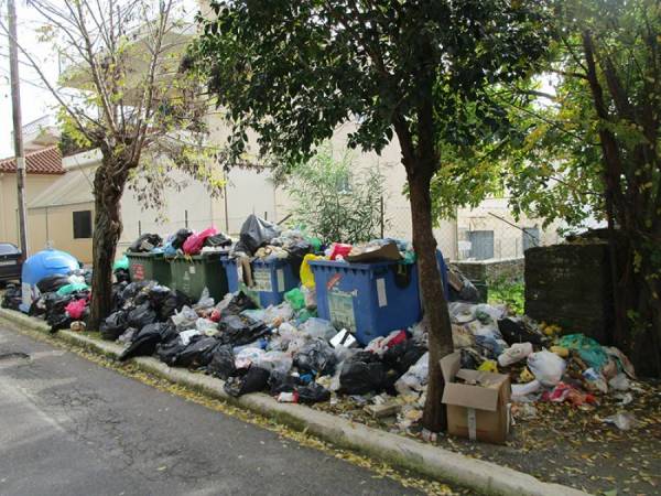 Ξανά σε έκτακτη ανάγκη για τα σκουπίδια ο Δήμος Οιχαλίας