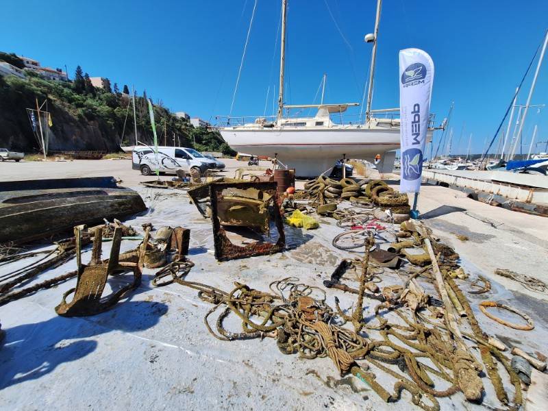 Υποθαλάσσιος καθαρισμός του λιμανιού της Πύλου