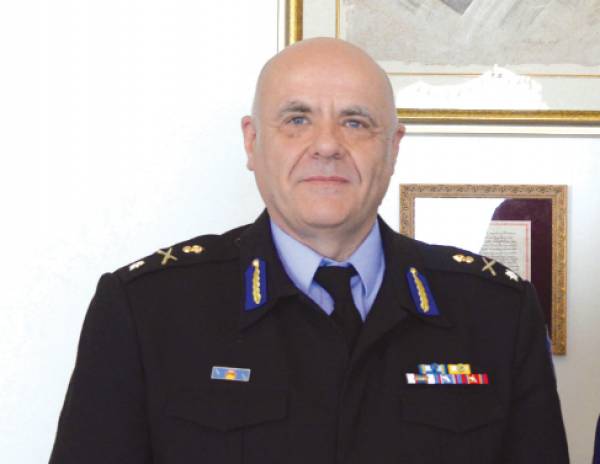Παραμένει αρχιπύραρχος ο διοικητής Πυροσβεστικής Πελοποννήσου Θεόδωρος Λαρέζος