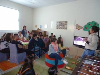 Μαθητές από το Γυμνάσιο Μελιγαλά στο “Χαμόγελο του Παιδιού”