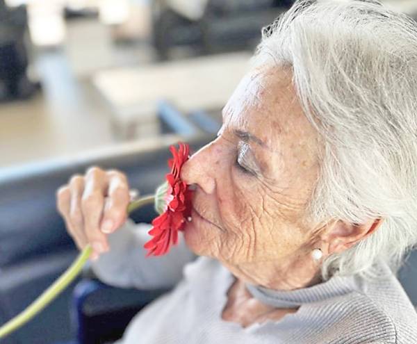 Μονάδα Φροντίδας Ηλικιωμένων “Παπαδοπούλειον”: Εργαστήριο για την Ημέρα της Γυναίκας