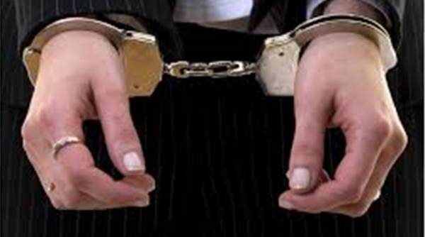 Αμαλιάδα: Συνελήφθη 52χρονη για απάτη ύψους 120.000 ευρώ