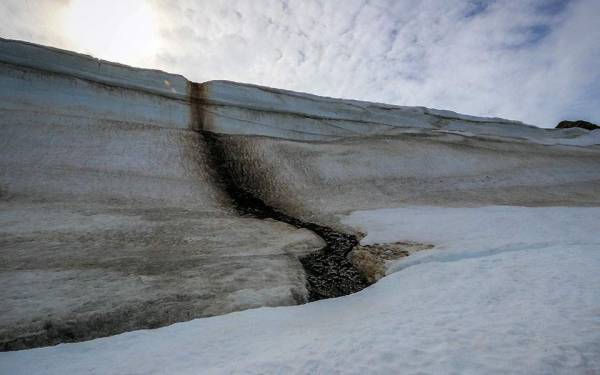 Οι πάγοι σε Ανταρκτική και Γροιλανδία λιώνουν με εξαπλάσιο ρυθμό σε σχέση με τη δεκαετία του &#039;90