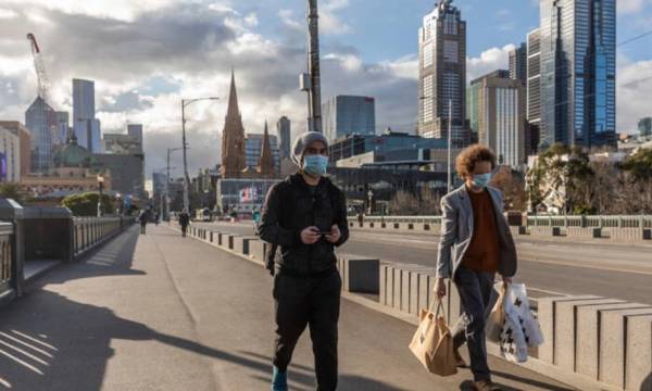 Νέα έξαρση κρουσμάτων στη Μελβούρνη, επιστρέφουν μάσκες και κοινωνική περιορισμοί