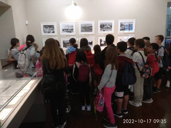 Επίσκεψη στο Λαογραφικό Μουσείο της Κυπαρισσίας από μαθητές του 1ου Δημοτικού Φιλιατρών