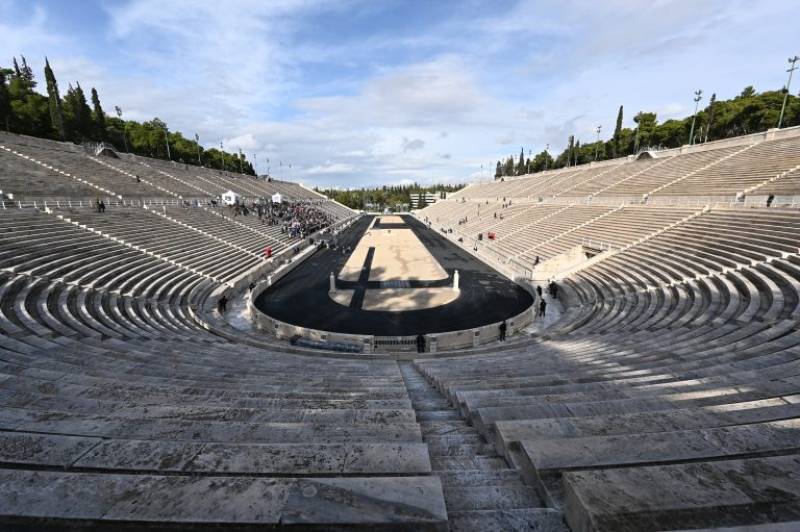 Καθαρίζονται τα μάρμαρα του Παναθηναϊκού Σταδίου για πρώτη φορά μετά από 120 χρόνια!