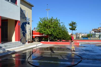 Λύματα αποχέτευσης στην αυλή του Γυμνασίου - Λυκείου Κυπαρισσίας